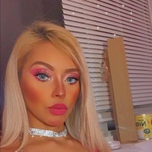 Meet your Posher, Jhenyfer